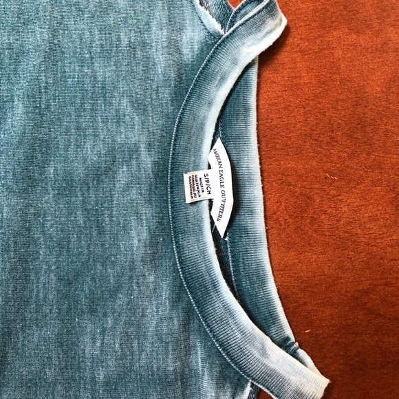 AE Top with Cut-out Shoulders - Picture 3 of 3